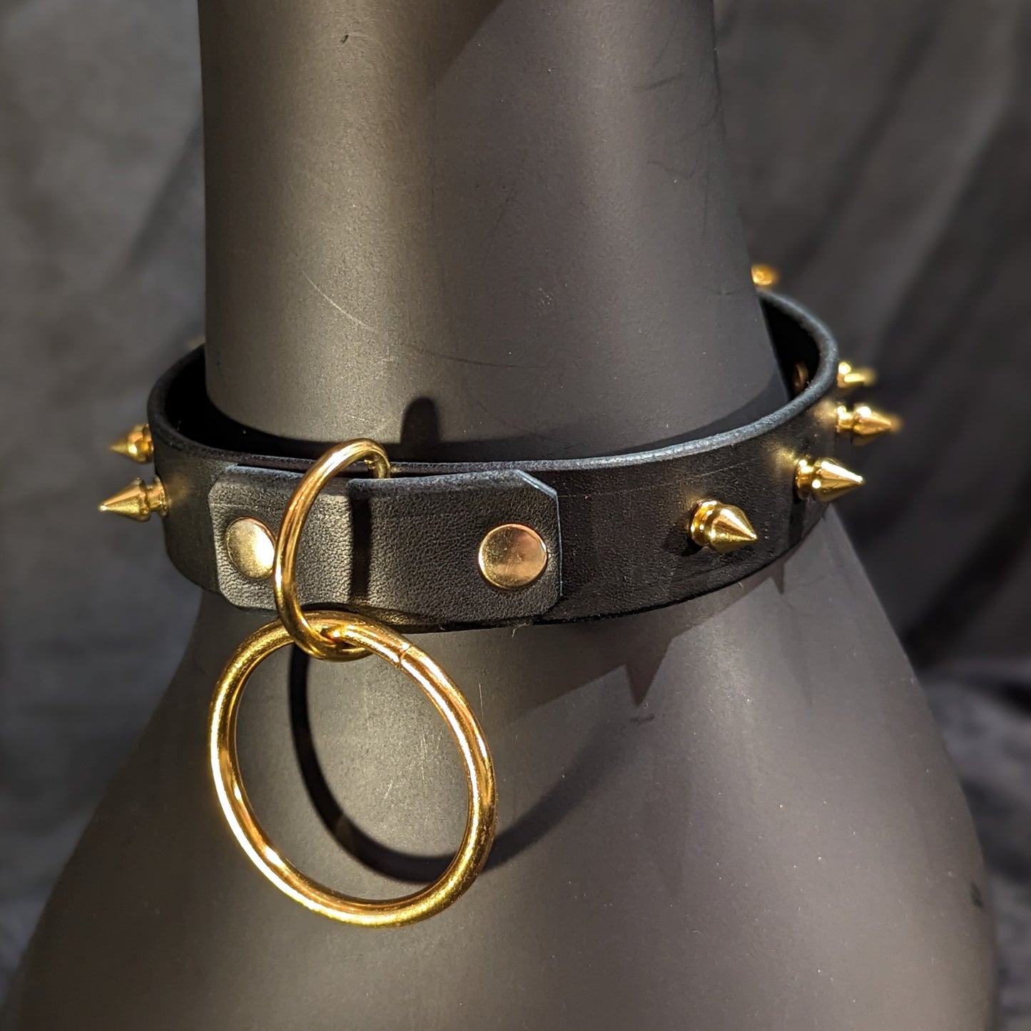 Thin Collar with Spikes